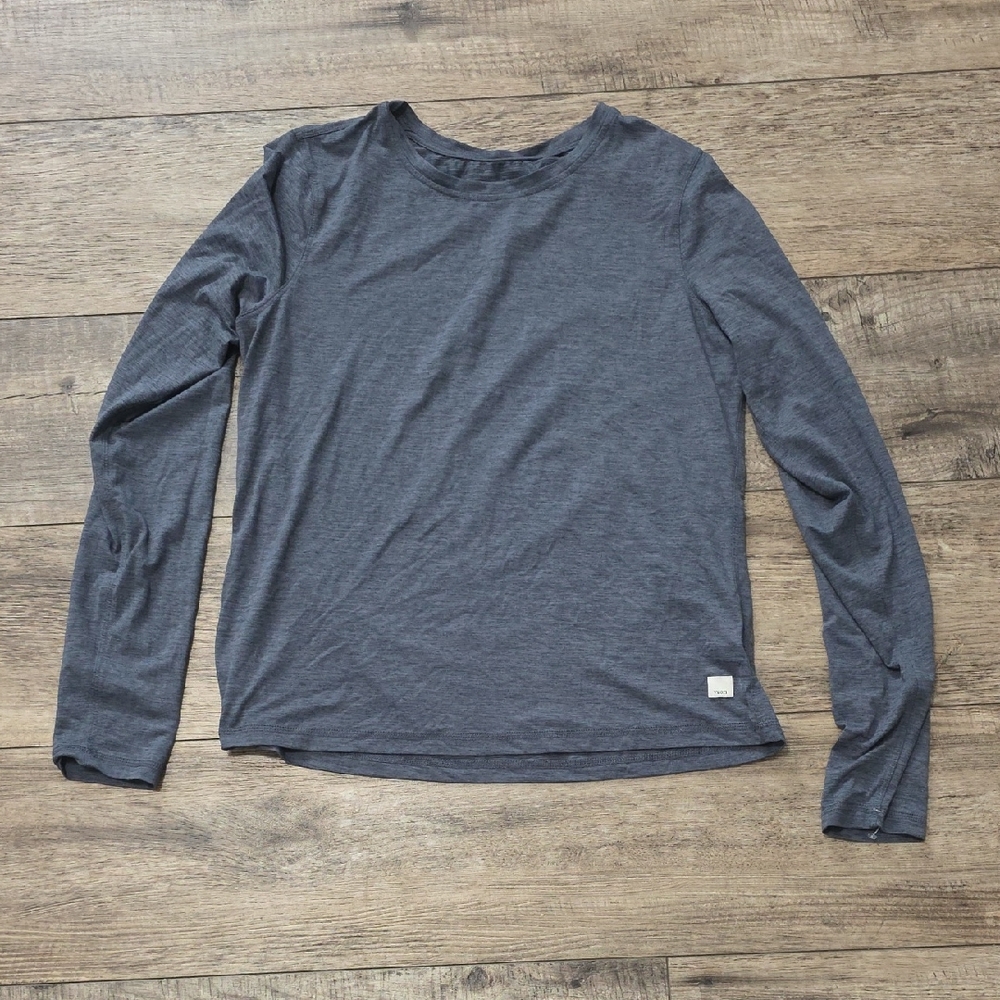 Vuori Men's Long Sleeve Tee in Heather Navy